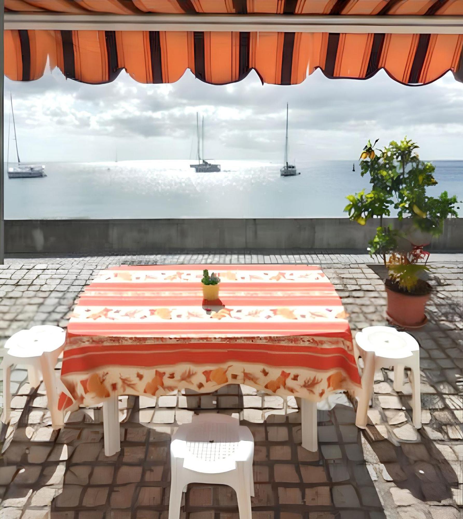 Maison De Charme A Saint-Pierre Avec Vue Sur Mer Et Montagne Zewnętrze zdjęcie